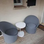 Maison Des Levriers Met Zwemvijver En Airco In Katharenland