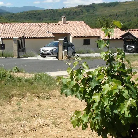 Maison Des Levriers Met Zwemvijver En Airco In Katharenland Villa Luc-sur-Aude