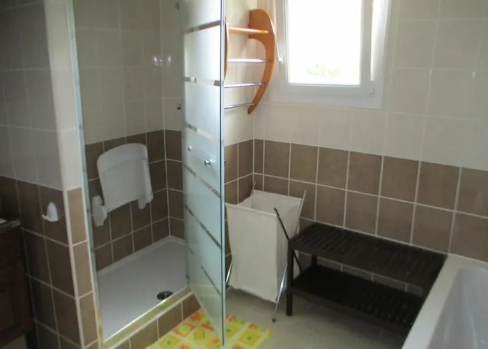 Maison Des Levriers Met Zwemvijver En Airco In Katharenland Villa Luc-sur-Aude