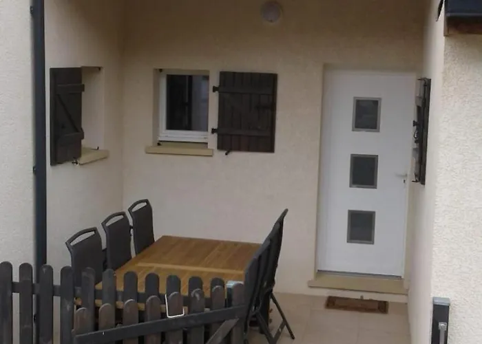 Maison Des Levriers Met Zwemvijver En Airco In Katharenland Luc-sur-Aude